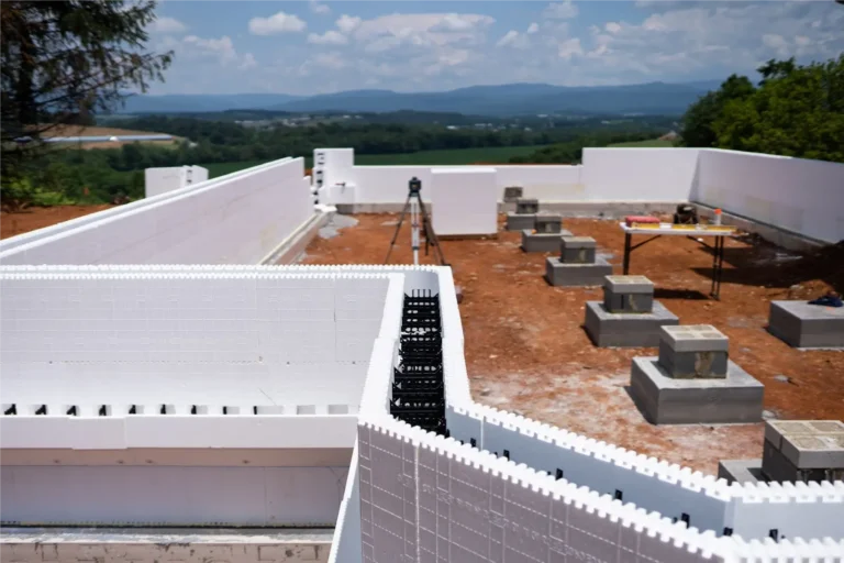 parede-montada-com-blocos-de-icf